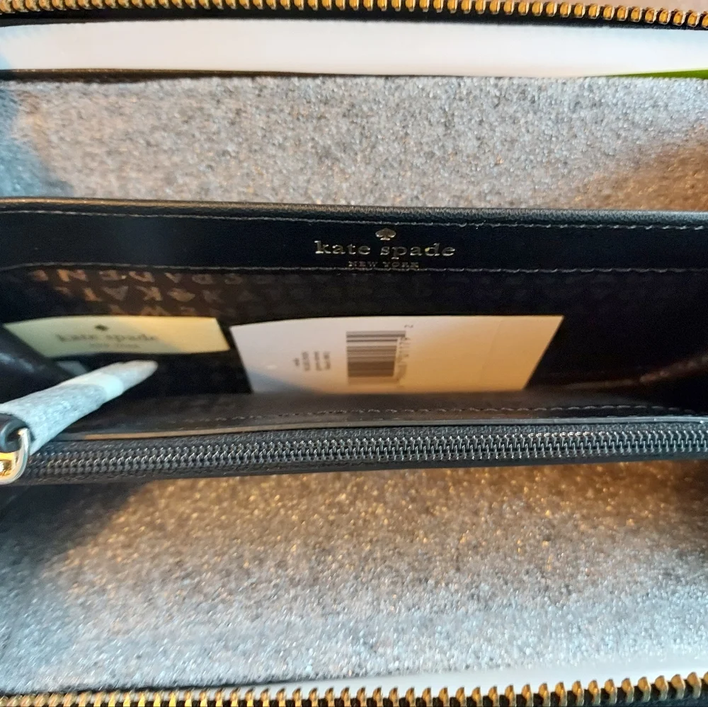 Kate Spade Neda Grove Street Black Zippered Wallet NWT - Picture 2 of 11